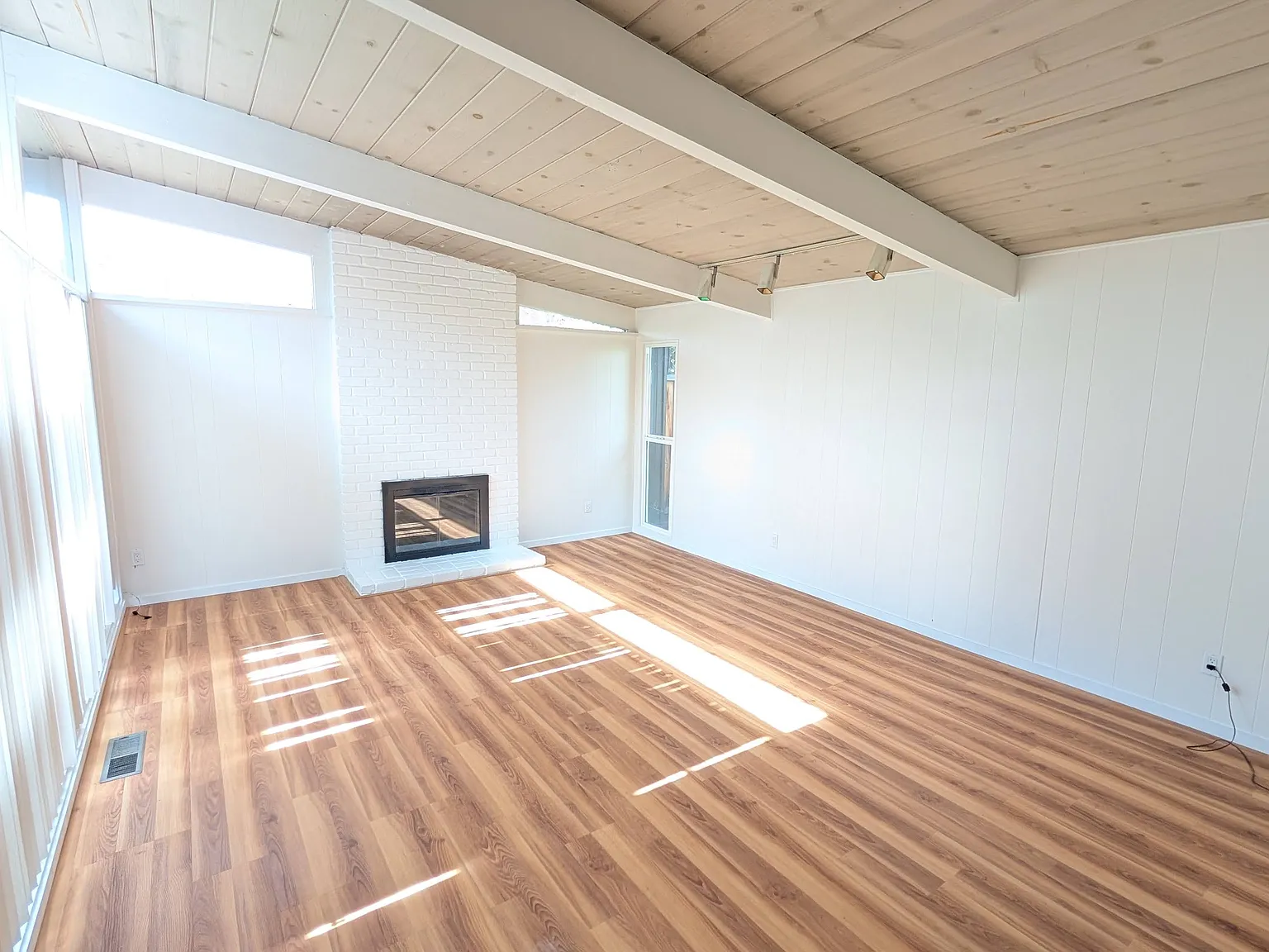 Oaktree-1076 OAK - 1 — Photo 4