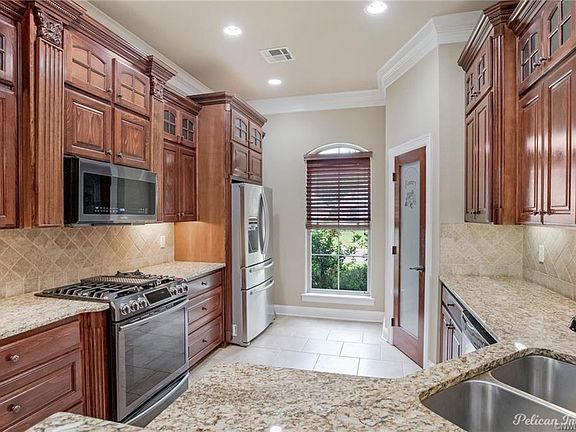 5th image of 511 Chinquipin Dr