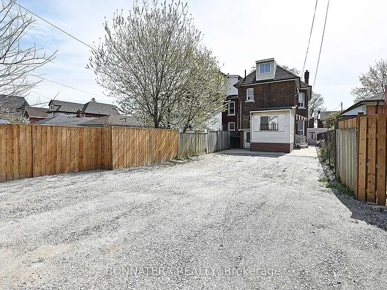 47 Emerald St N #UPPER — Photo 18