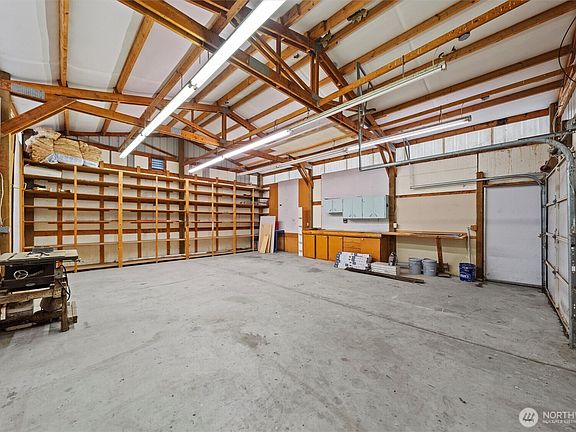 4th image of 445 E Rainer Street