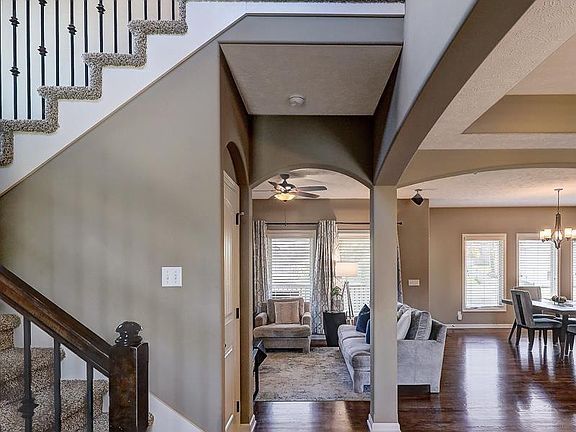 5th image of 6813 Park Crest Dr
