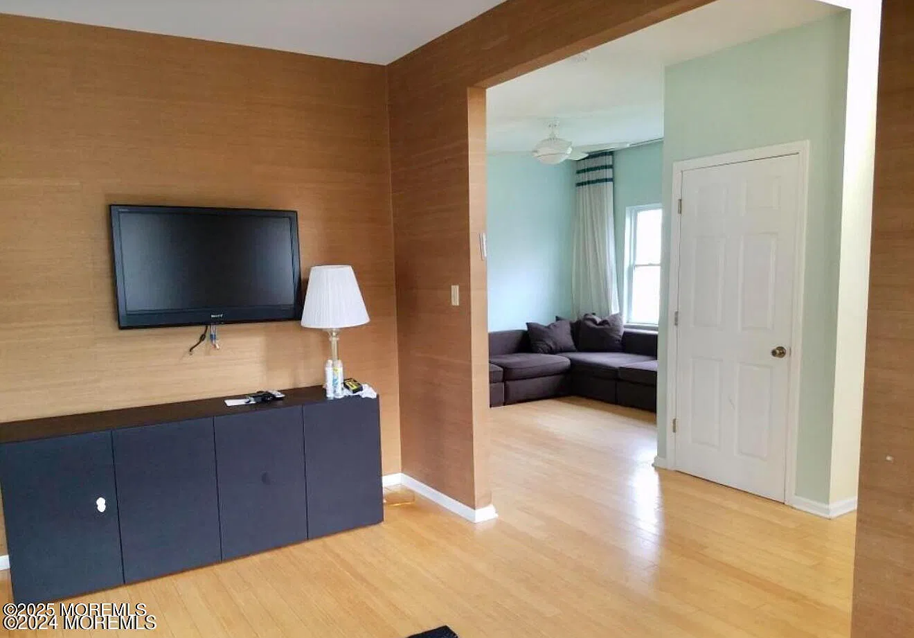 4 bed, 4.5 bath, 1842 sqft, $2,800 — Photo 4