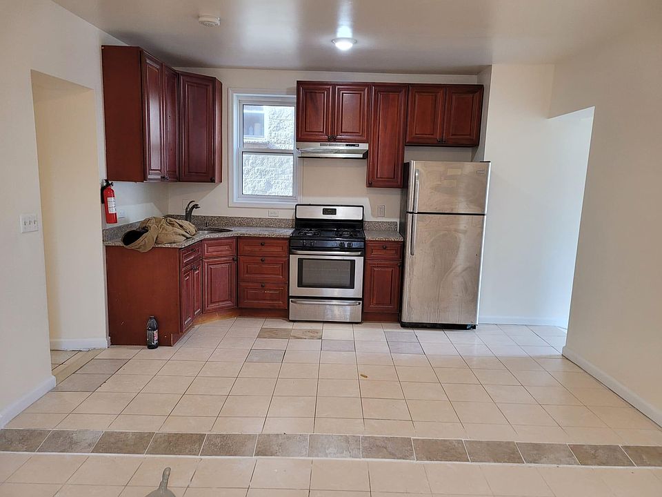 1st image of 935 E 216th St #2