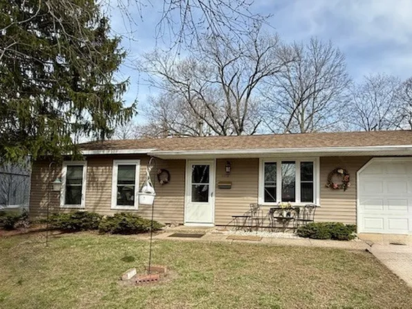 1112 Lanore Dr, Urbana, IL 61802