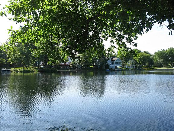 3rd image of 6764 Sandharbor Ct