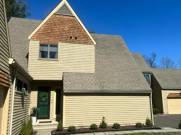 4 Cottonwood Ct Unit 6-2B, Granby, CT 06035