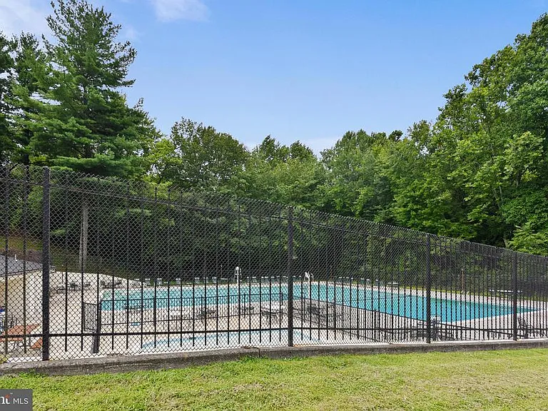 18722 Walkers Choice Rd #4 — Photo 22