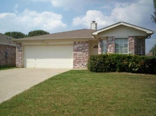 4005 Periwinkle Dr, Fort Worth, TX 76137