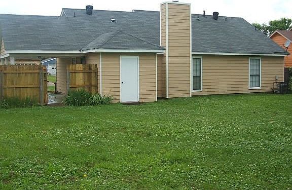 3rd image of 2092 Lauren Ln