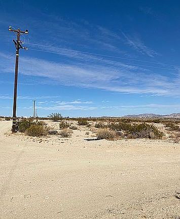3rd image of 67834 Kachina Dr