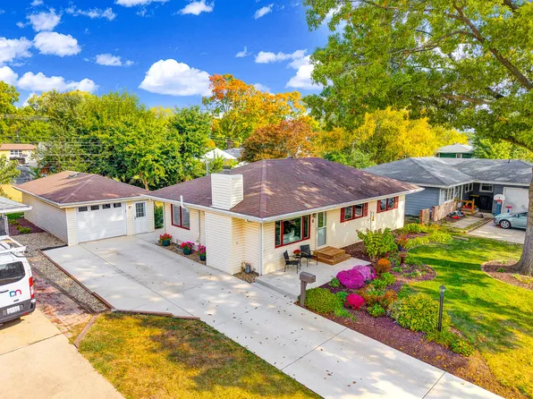 6 Wilmette Dr, Normal, IL 61761