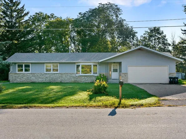 1101 Evergreen DRIVE, Plymouth, WI 53073