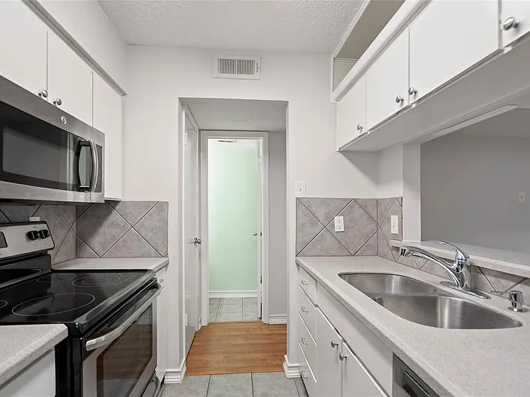 4020 Holland Ave #202 — Photo 10