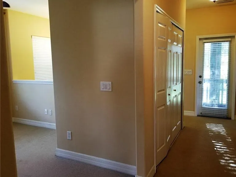 2401 S Shine Ave — Photo 14