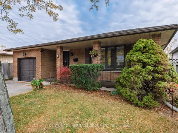 9 Lilac Ct, Brantford, ON N3R 7N3