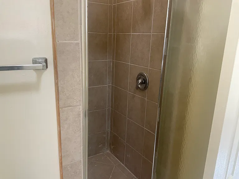 1412 W Jefferson Blvd — Photo 24