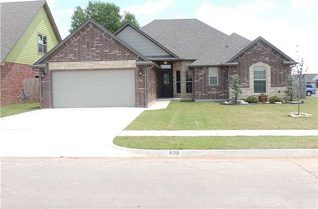 1st image of 828 Glenwood Dr