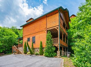 890 Great Smoky Way, Gatlinburg, TN 37738