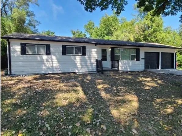 8624 E 83rd St, Raytown, MO 64138