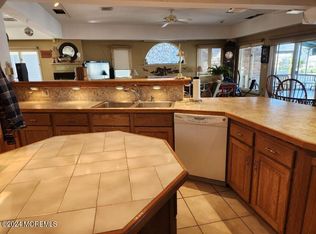 33 Wilkins Rd, Toms River, NJ 08753