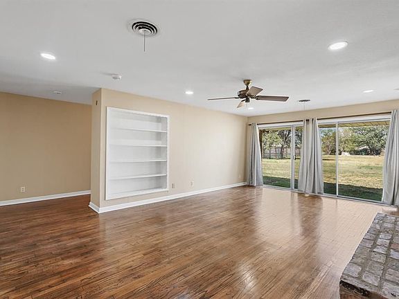 3rd image of 10645 Oak Brook Dr