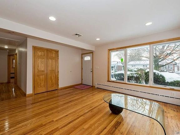 3rd image of 562 Pauley Dr