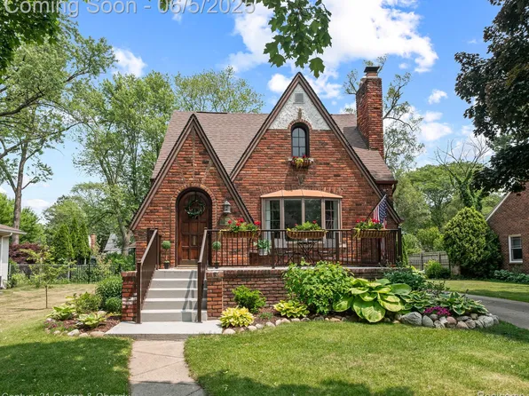 11026 Ingram St, Livonia, MI 48150