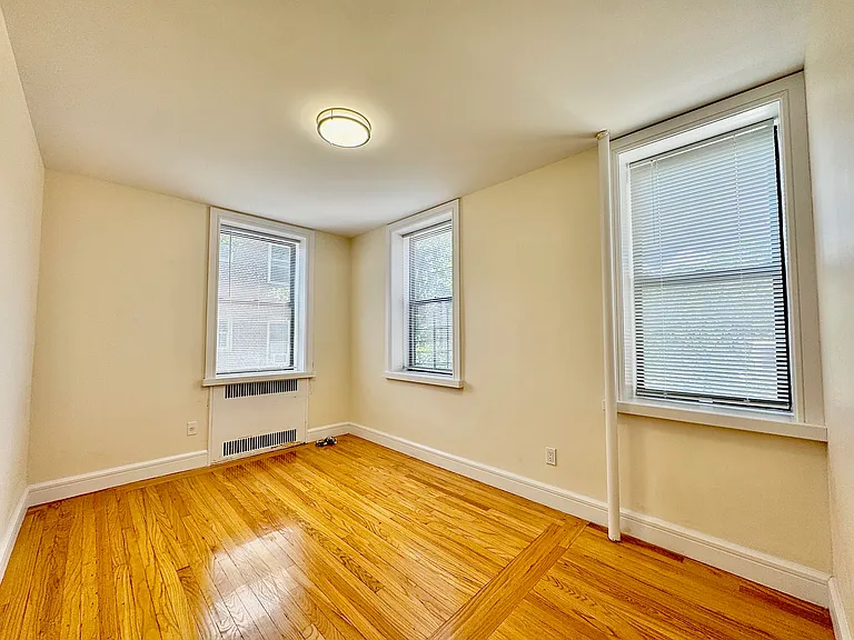 36-40 Bowne St #4A — Photo 8