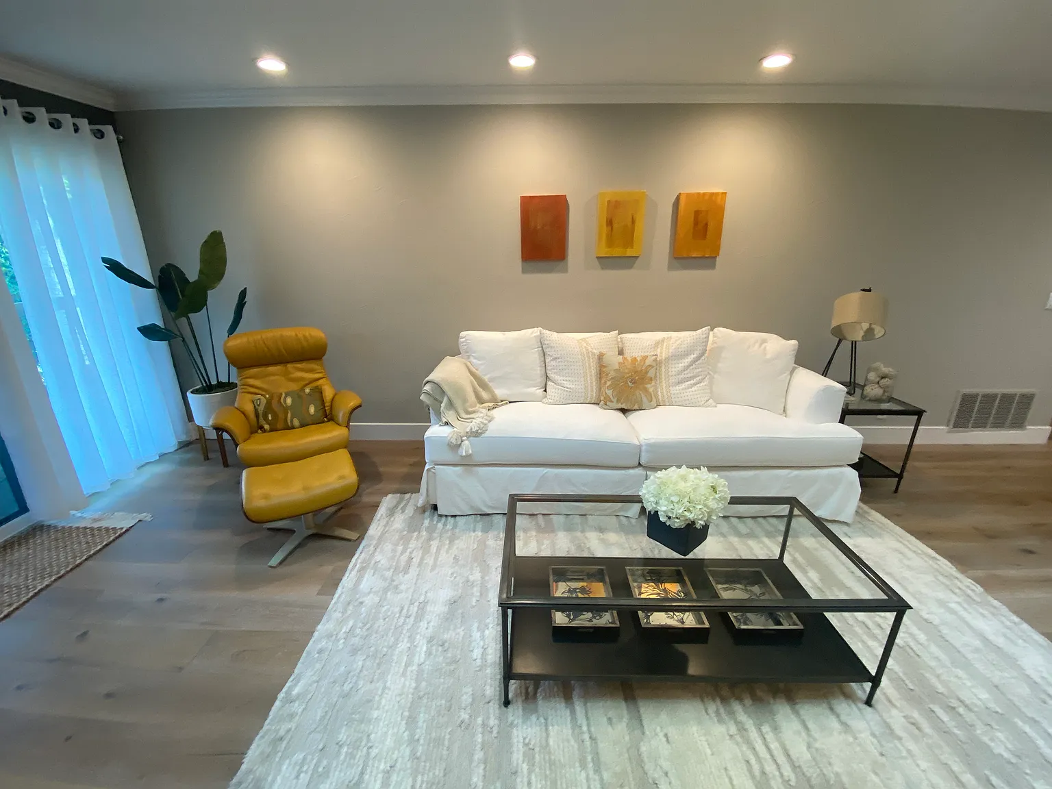 2 bed, 1154 sqft, $4,000 — Photo 3