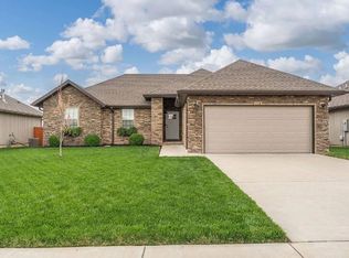 876 Dyann Dr, Nixa, MO 65714