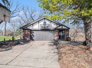 812 Sunset Dr, Shorewood, IL