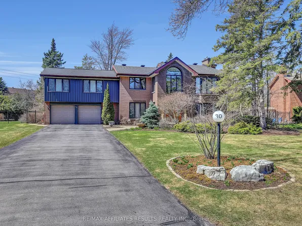 30 Pentland Cres, Ottawa, ON K2K 1V5