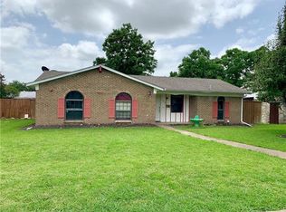 1014 Pleasant Valley Rd, Garland, TX 75040