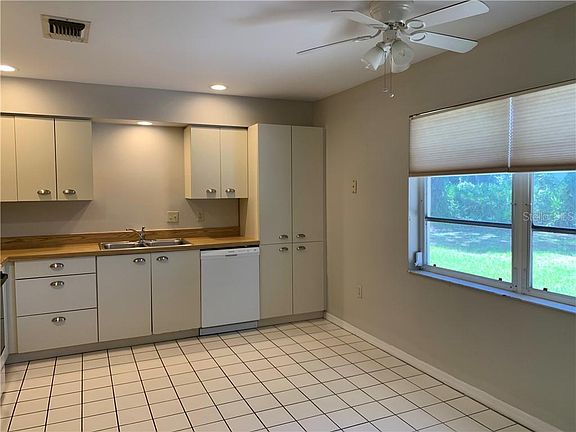 5th image of 8988 Silkwood Ct