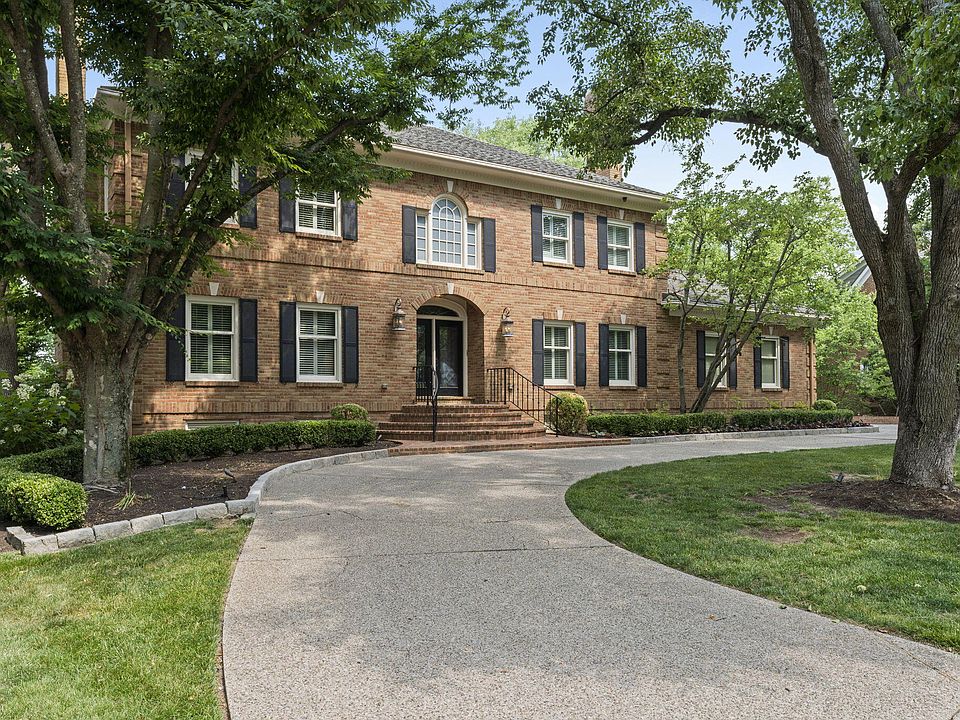 1st image of 767 Lakeshore Dr