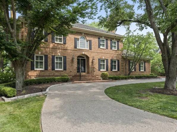 767 Lakeshore Dr, Lexington, KY 40502
