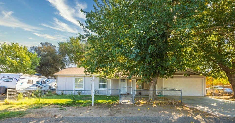 1st image of 40668 177th St E