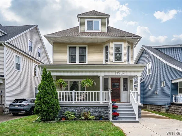32 Red Jacket Pkwy, Buffalo, NY 14220