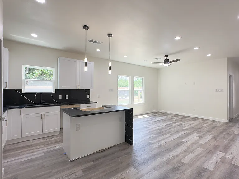 2720 Morning Ave — Photo 7