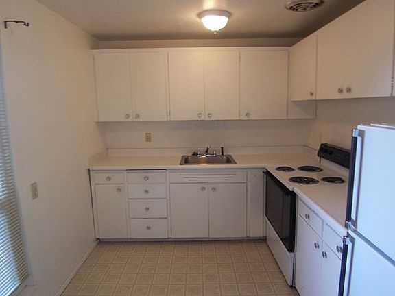 2nd image of 2655 14th Ave W APT 405