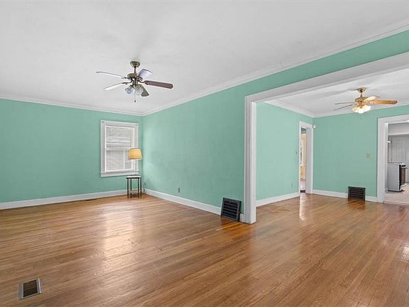 3rd image of 5437 Garfield Ave