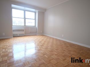 30 Parkway W #2R, Mount Vernon, NY 10552