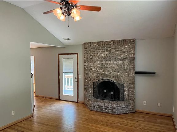 3rd image of 85 Frost Rd