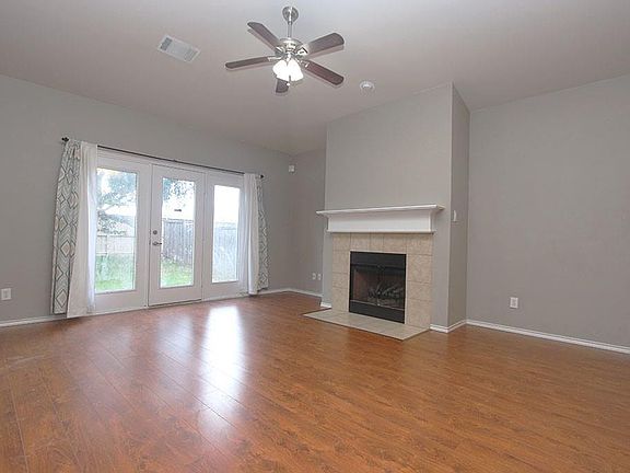 4th image of 2917 Saint Johns Dr
