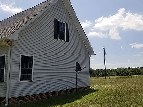 2nd image of 1121 Snow Hill Rd