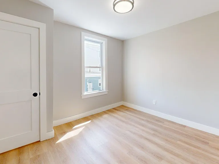 8 Curtis St #2 — Photo 5