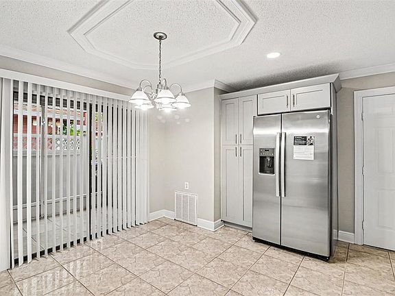 5th image of 134 CORALWOOD CIRCLE
