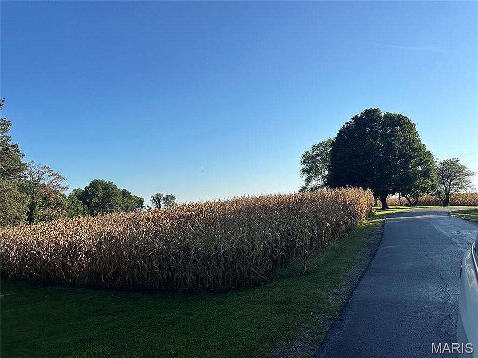2nd image of 110 Lake Rd