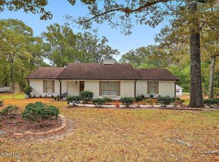 2038 Oak Ridge Dr, Pearl, MS 39208