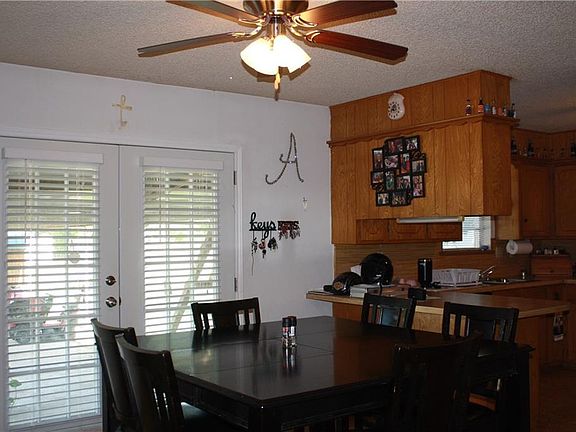 5th image of 604 N Park St